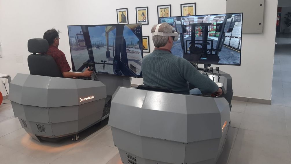 La Universidad Barrial incorporó simuladores para la capacitación laboral 
