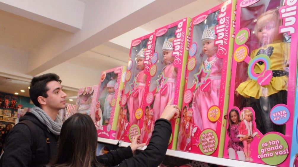 Lentamente comenzaron las compras para la celebración del Día del Niño