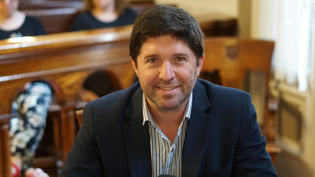Unión por la Patria impulsa un proyecto para regular la conservación de hábitats para polinizadores