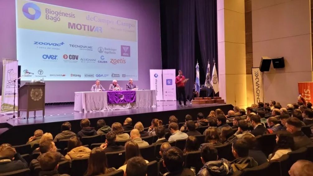 Se realizaron las Primeras Jornadas de Sanidad Bovina en el Centro Cultural Universitario