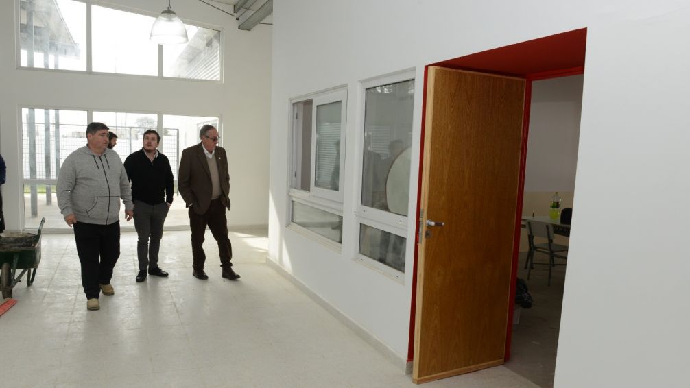 Miguel Lunghi recorrió la obra de construcción del nuevo edificio del Jardín 912