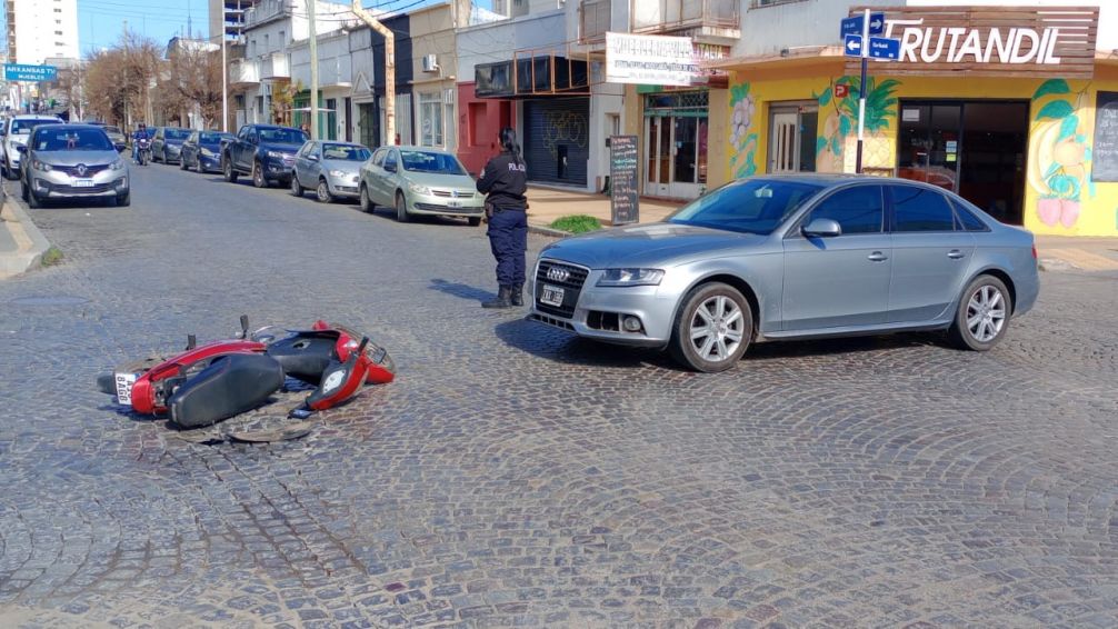 Choque sin lesionados en la intersección de las calles 9 de Julio y Garibaldi