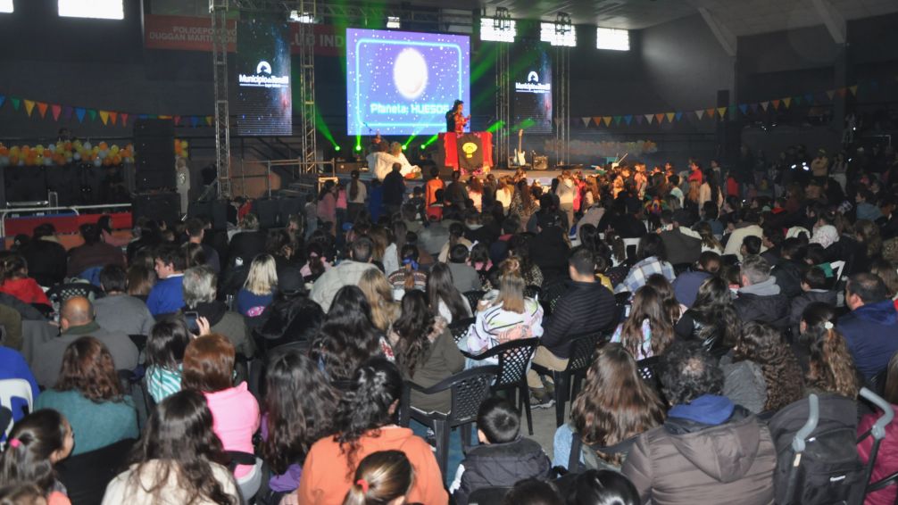 Una multitud participó del festejo por el día de las infancias en el Club Independiente