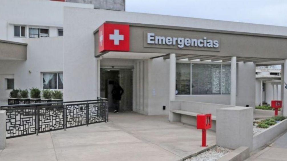 Un hombre en grave estado tras choque entre auto y moto