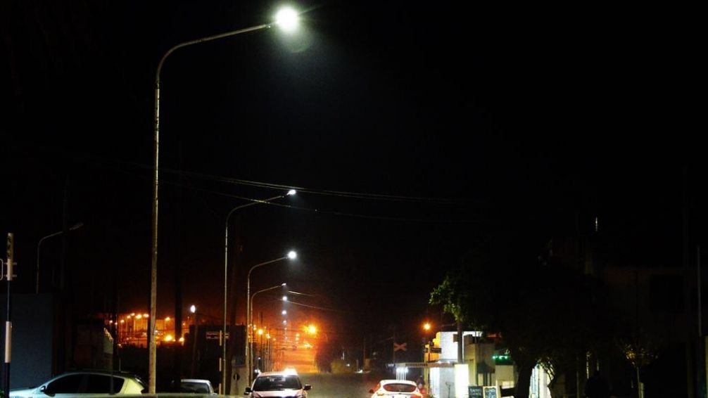 Municipio y Usina trabajan en el recambio y refuerzo de luminaria