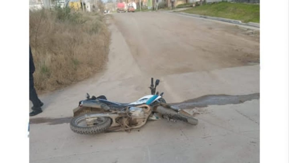 Agredió a inspectores de tránsito y se inició una intensa persecución hasta que lograron detenerlo