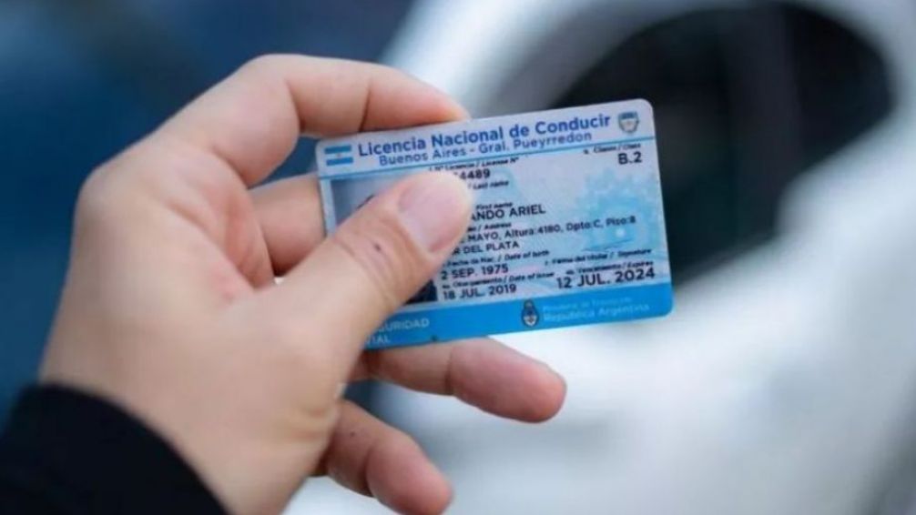 Pueden retirarse las licencias de conducir que fueron tramitadas hasta el último día de agosto