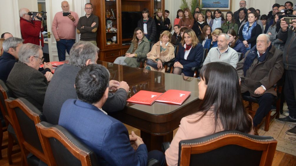 El intendente Lunghi puso en funciones a los nuevos integrantes de su equipo de Gobierno