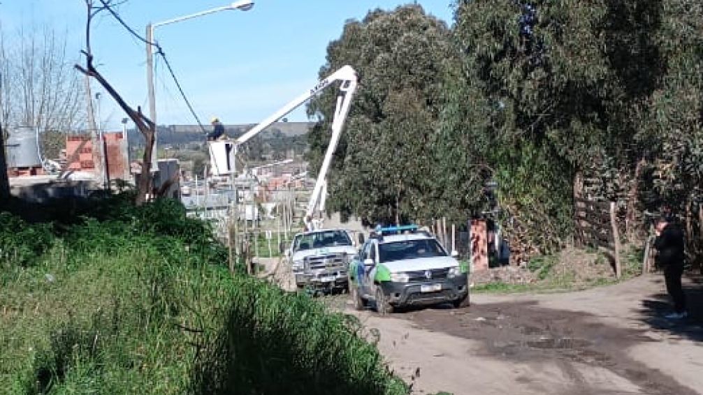 La Usina volvió a cortar conexiones clandestinas en la toma de La Movediza