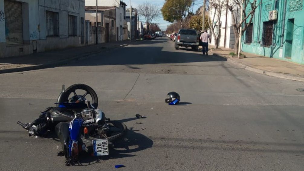 Dos heridos tras el choque entre un auto y una camioneta