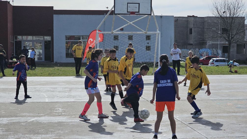Cientos de chicos disfrutaron de un nuevo encuentro del programa "Los barrios juegan"