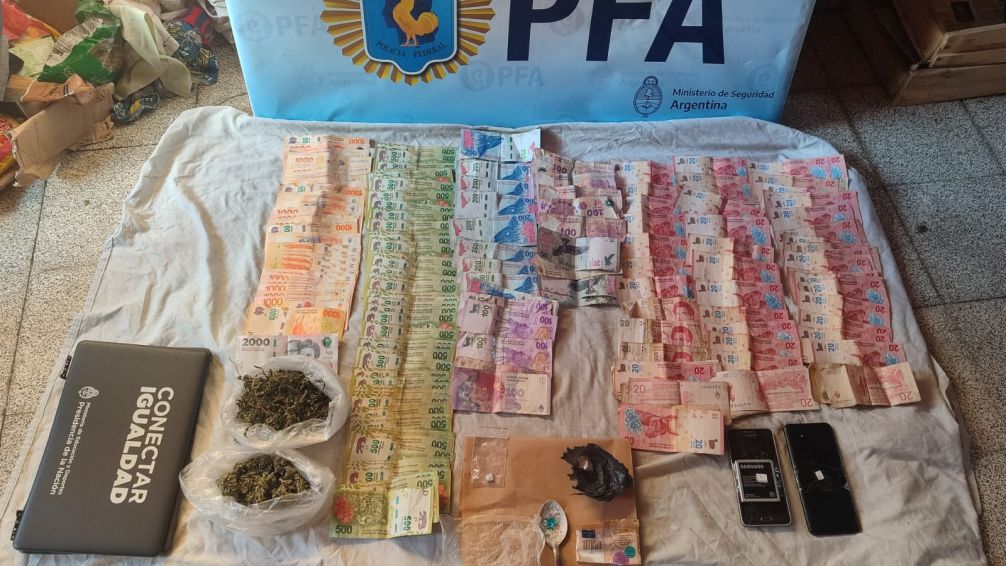 Secuestran éxtasis, cocaína y marihuana en un allanamiento