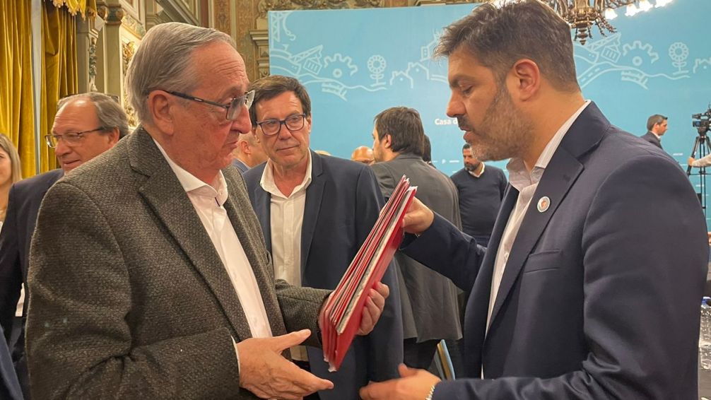 Miguel Lunghi, junto a intendentes radicales, le hicieron diversos pedidos a Axel Kicillof