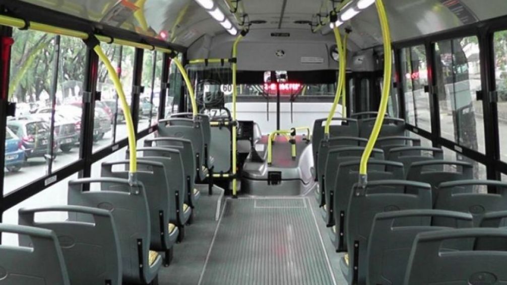 Los choferes cobraron y levantaron el paro del transporte público de pasajeros