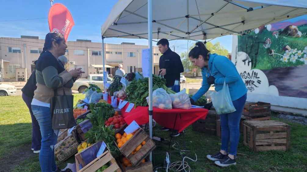 El Mercado Alimenticio Barrial acercó los productos locales a los vecinos del barrio Palermo