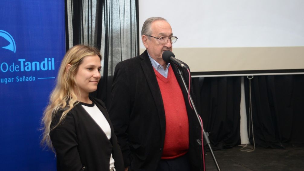 Entregan aportes económicos para fomentar y reforzar proyectos a emprendedores locales
