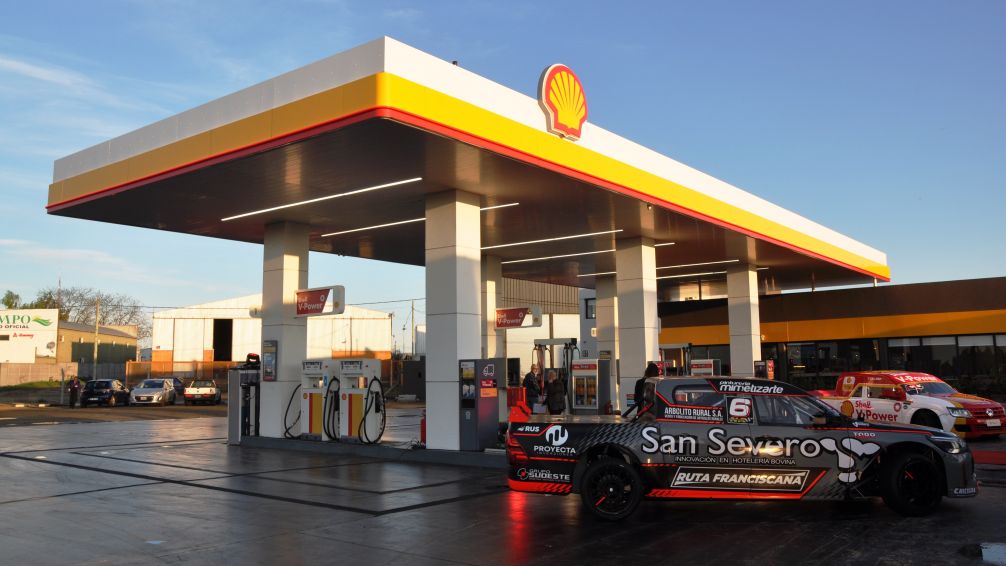 Shell inauguró su nueva estación en la rotonda de las Rutas 226 y 30