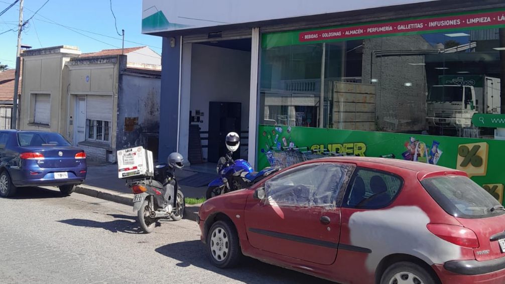 Una mujer fue atropellada por una moto y debió ser hospitalizada