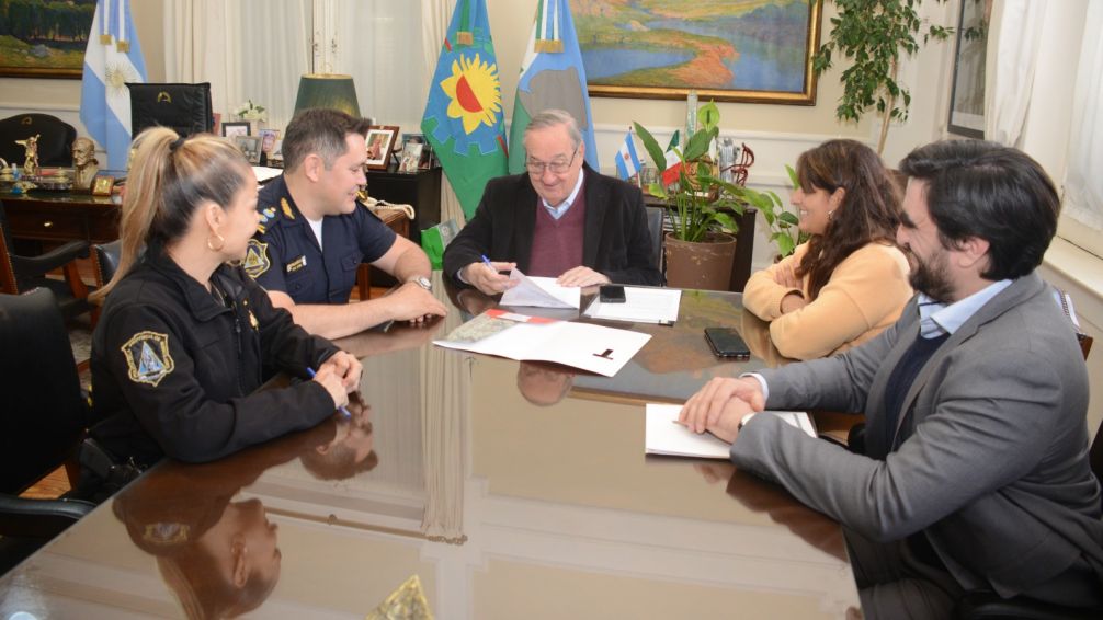 El Municipio entregó un vehículo a la Sub DDI Tandil para tareas de investigación
