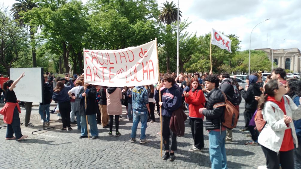 Asamblea y toma contra el veto a la Ley de Financiamiento Universitario