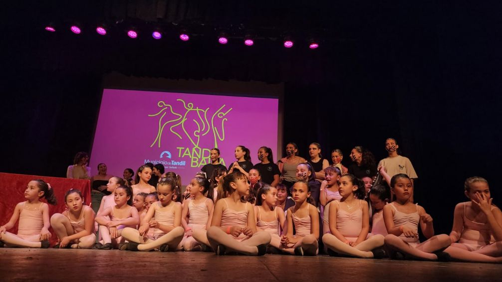 El Teatro del Fuerte fue sede de la primera jornada de Tandil Baila