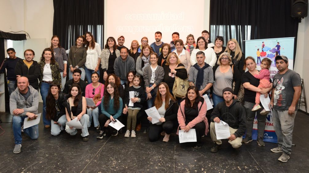 Emprendedores Locales recibieron aportes económicos del Municipio