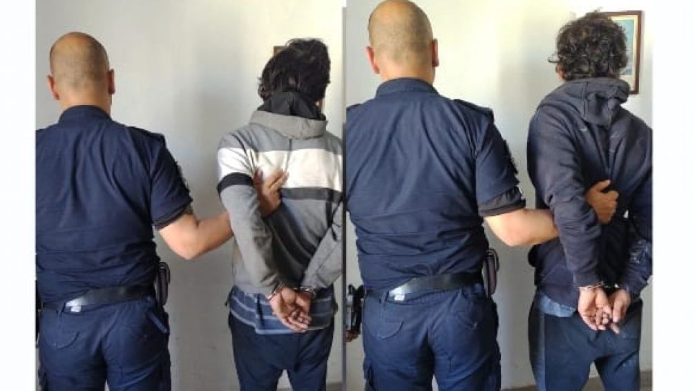 Dos hombres fueron sorprendidos robando en una vivienda y fueron detenidos