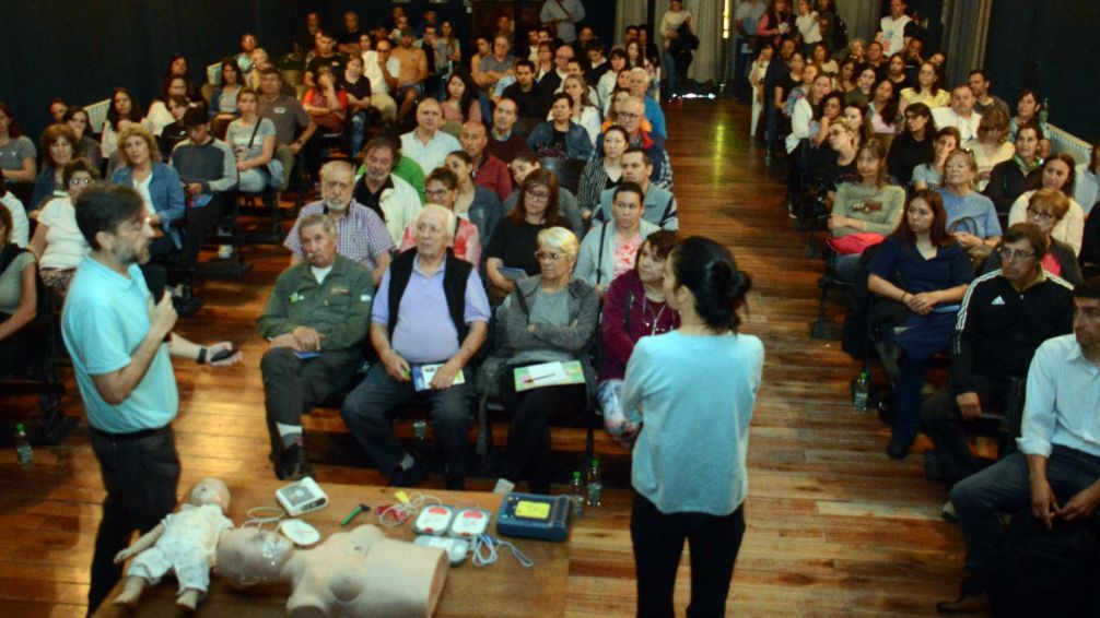 Se brindó un curso gratuito de Reanimación Cardiopulmonar en La Confraternidad