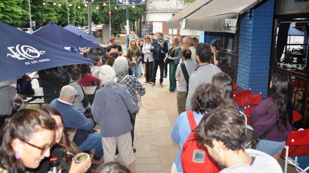 Se llevó a cabo una nueva edición de la "Caminata cultural y Safari fotográfico" en el Barrio La Estación