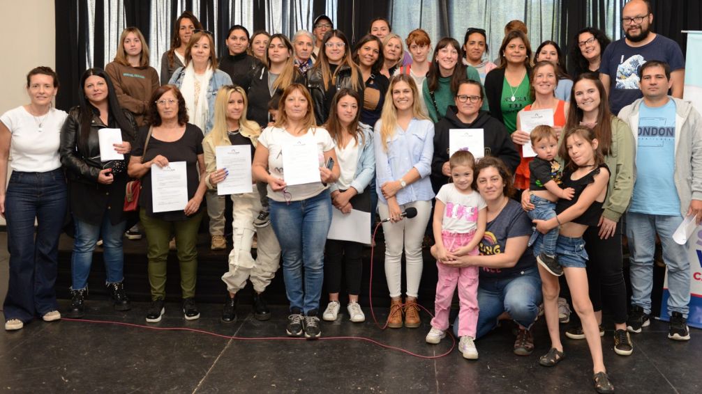 El Municipio entregó aportes económicos a un nuevo grupo emprendedores locales