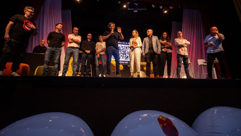 Flama tuvo su gran jornada de "Charlas alrededor del fuego" con importantes disertantes 