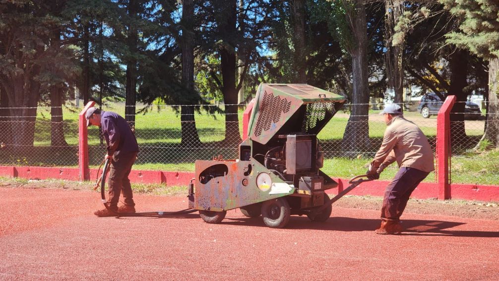 El sábado se inaugurará la pista de atletismo del Polideportivo Municipal