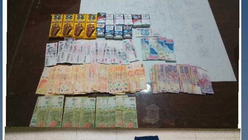 Una menor robó dinero y mercadería en un kiosko