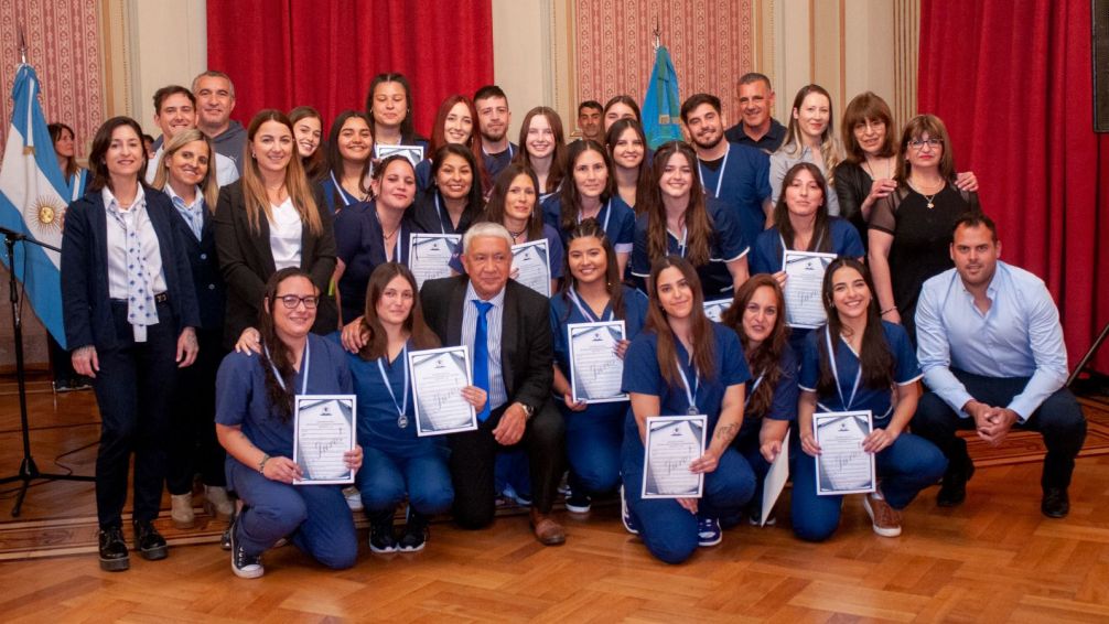 El Instituto AMEMT realizó la 13ª Colación de Enfermeros Profesionales