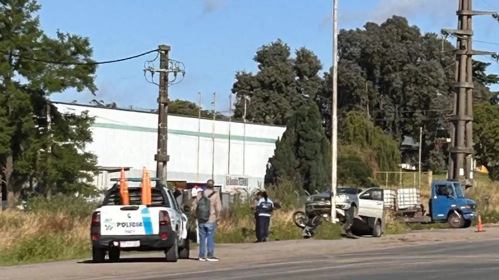 Motociclista herido tras chocar con un auto en Ruta 226