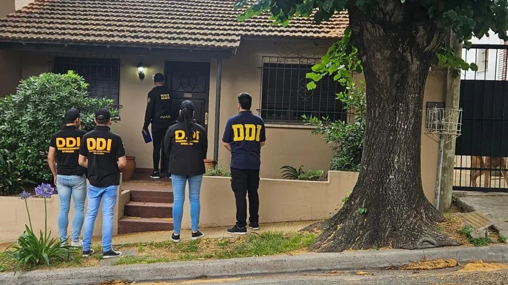 Se realizaron allanamientos por distribución de pornografía infantil y se secuestraron armas de fuego 