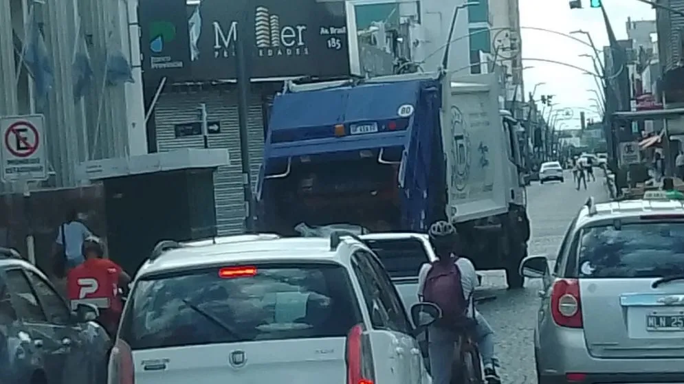 Paro de recolectores: Transporte Malvinas comenzó a recoger los residuos