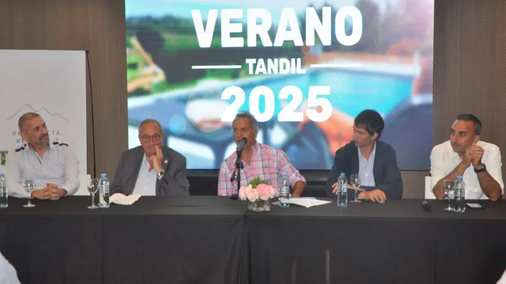 Daniel Scioli inauguró la temporada de verano 2025 en Tandil
