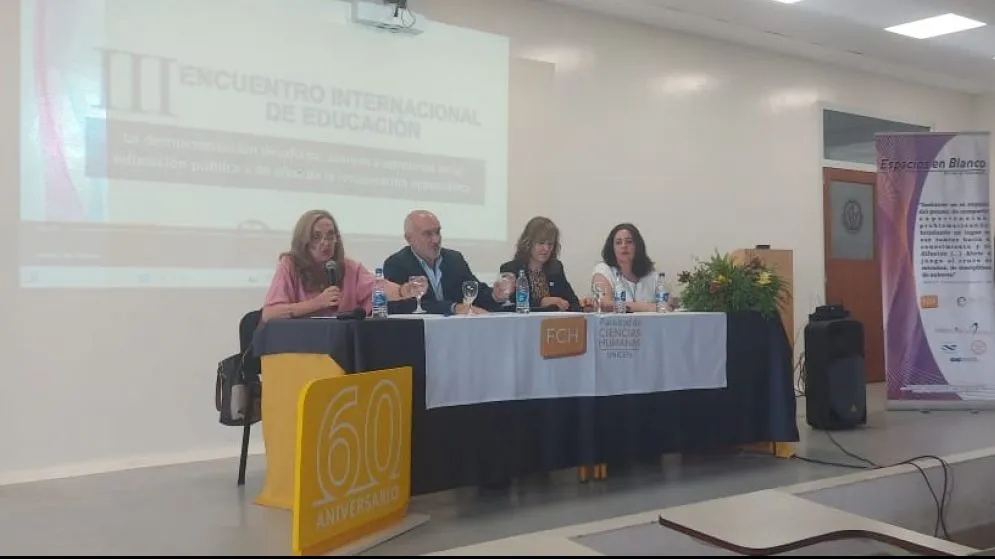 Se realizó el III Encuentro Internacional de Educación en UNICEN