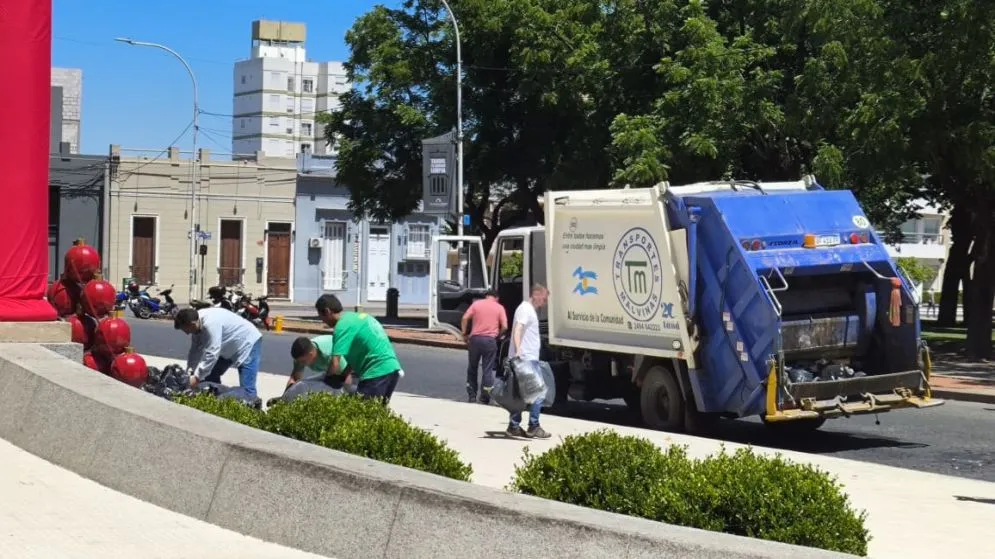 Continúa el paro de recolectores mientras avanza el trabajo de la empresa privada
