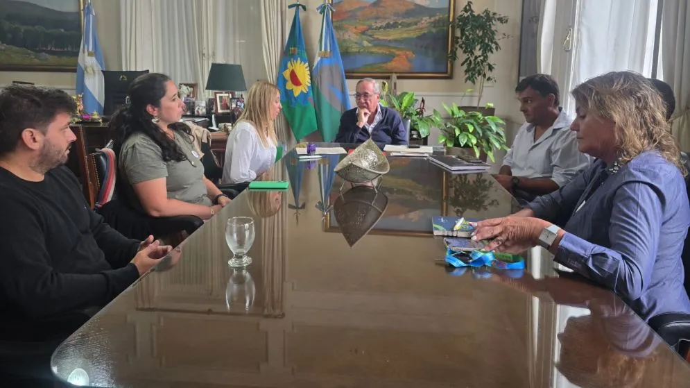 Renovaron el convenio que fortalece la fiscalización del uso de fitosanitarios