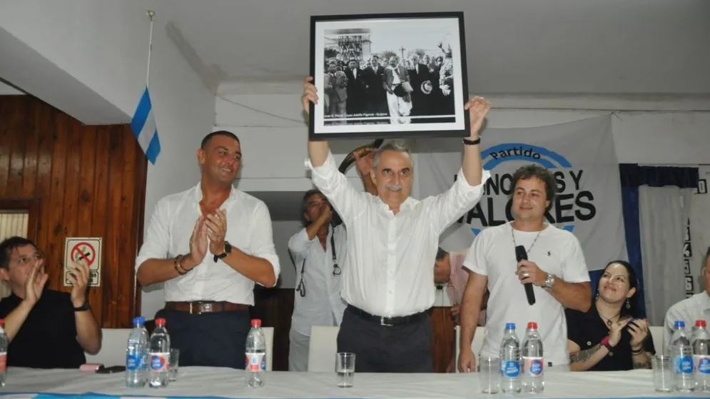 Guillermo Moreno estuvo en Tandil y encabezó un acto en el Club Gimnasia
