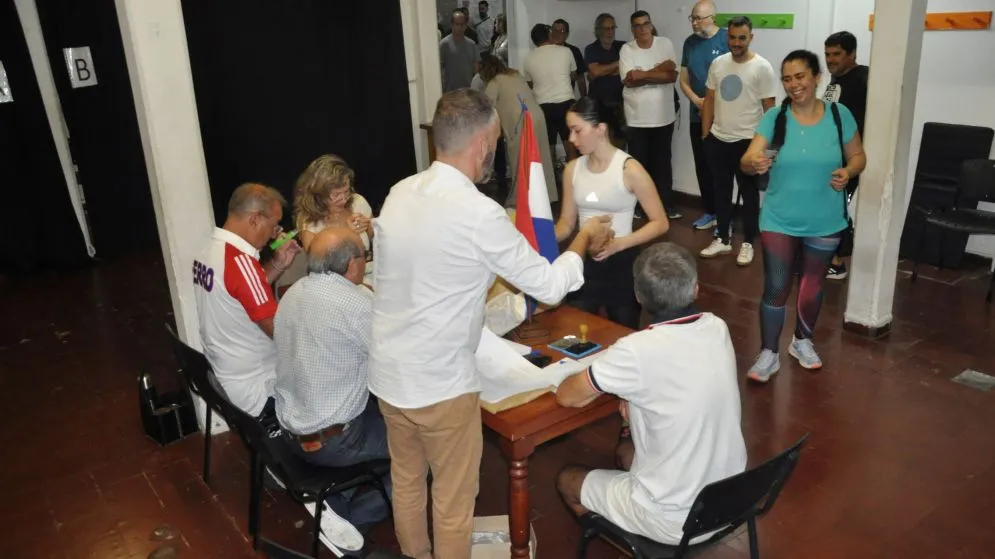 Martínez ganó las elecciones en Ferro