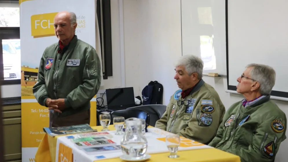 La Facultad de Humanas recordó a Veteranos de Malvinas en un emotivo encuentro