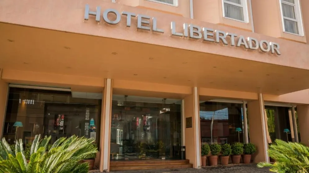 Allanan un hotel céntrico por la causa que se le sigue al juez José Zárate