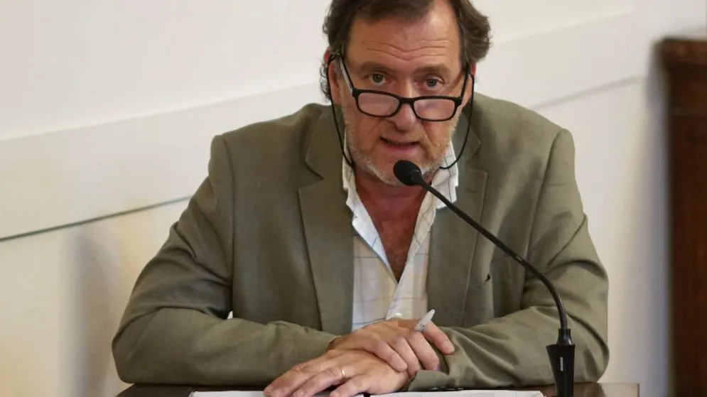 Alternativa Tandil realizó un pedido de informes sobre las columnas de alumbrado de la Plaza del Tanque