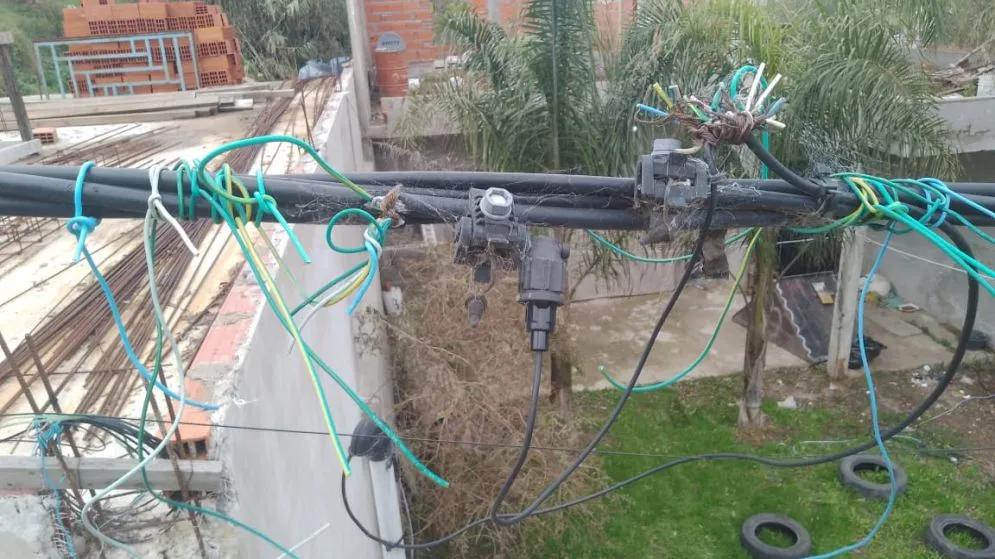 La Usina alerta por el grave riesgo eléctrico en la toma de La Movediza