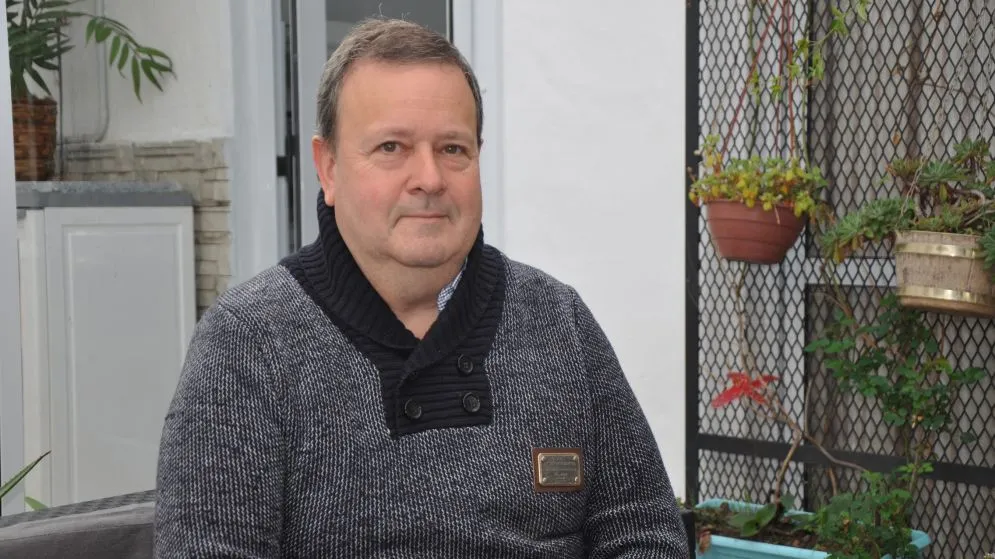 Richard F. Cabanas: el tandilense que escribió una guía inmobiliaria para reinventarse