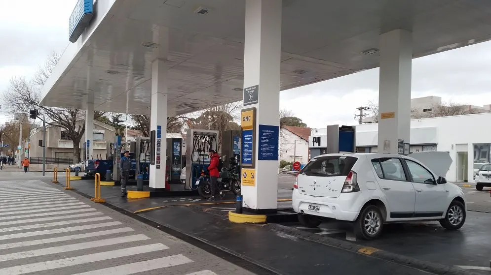 La nafta y el gasoil volverán a aumentar desde este domingo