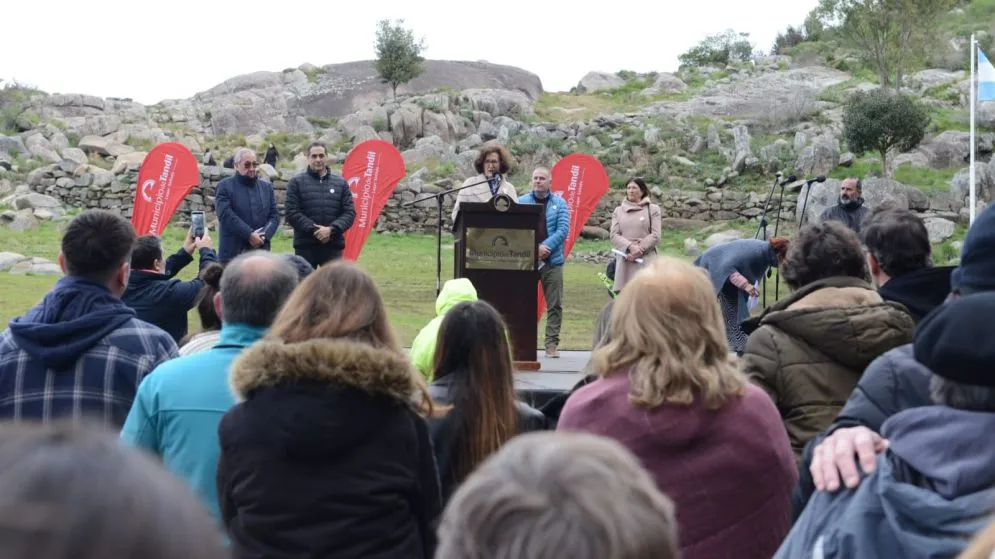 Se inauguró el Paseo de los Vascos en La Movediza
